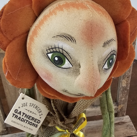 Gallerie II Joe Spencer Blossom Sunflower Figurine - Picture 2 of 4